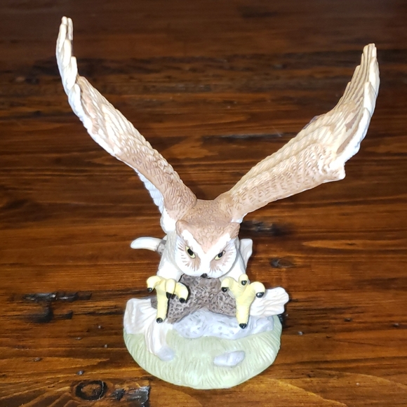 Amhearst Manor Porcelain Horned Owl - Picture 1 of 11